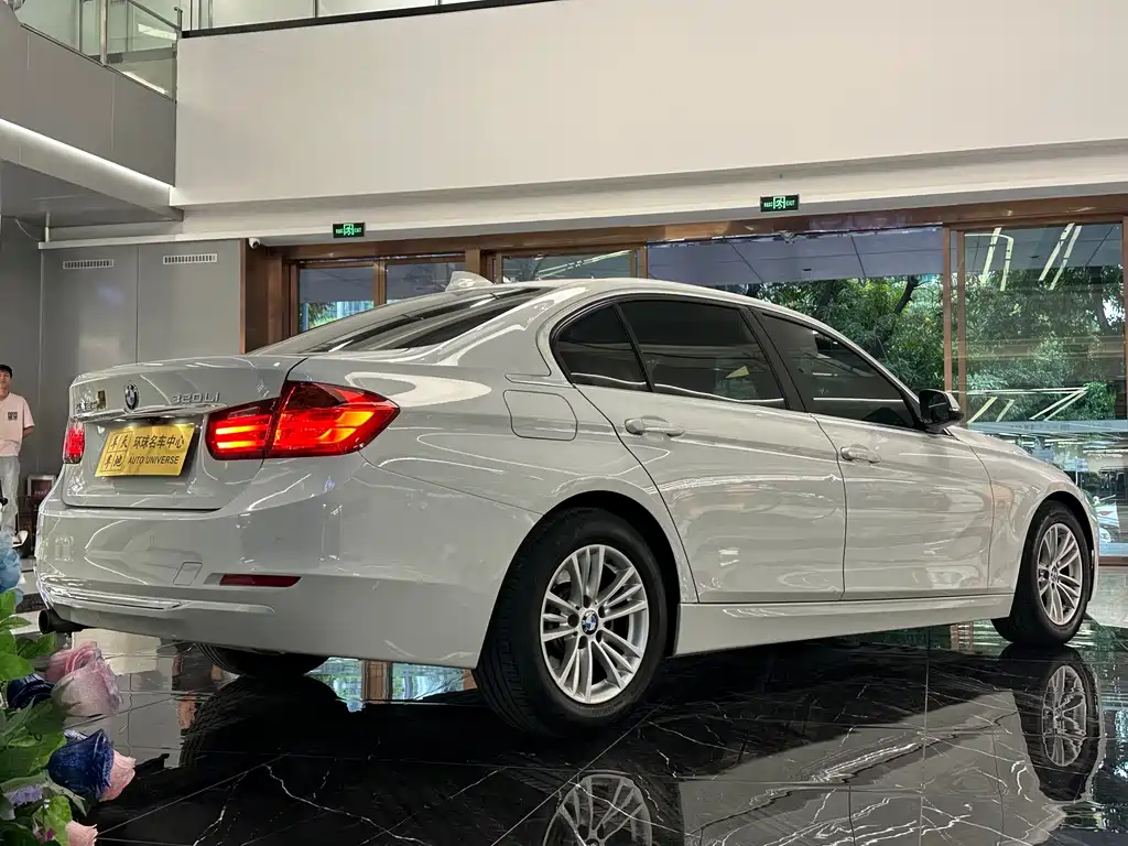 BMW 3 Series — миниатюра 7
