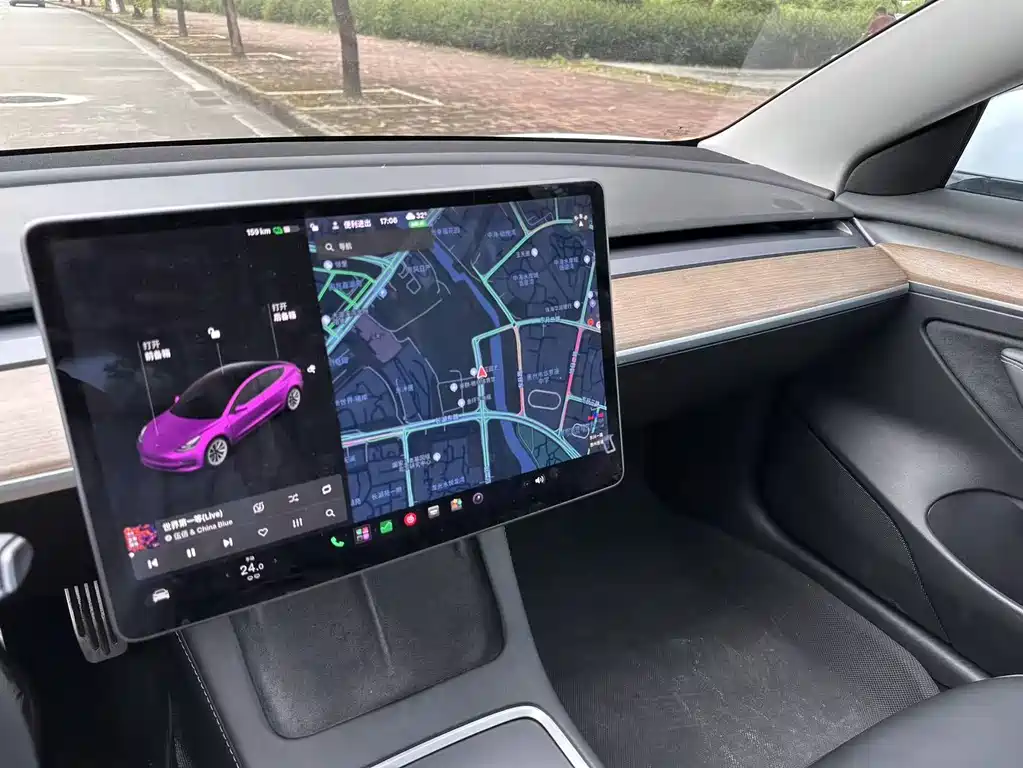 Tesla Model 3 — миниатюра 6