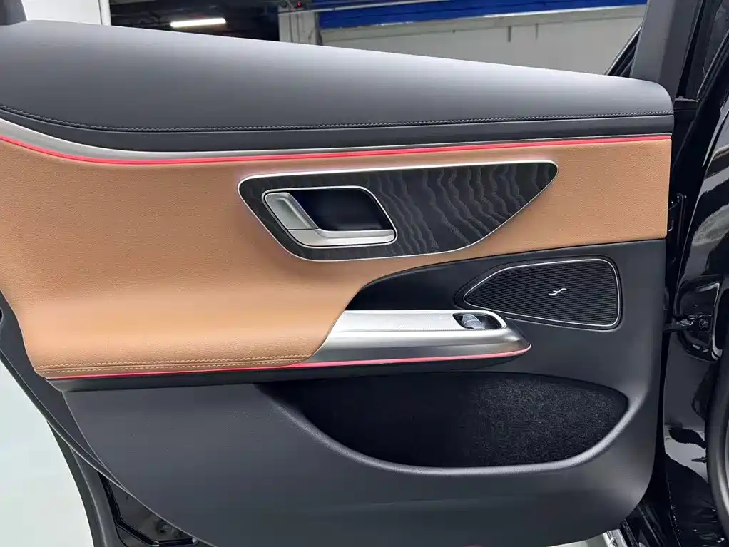 Mercedes-Benz E-Class — миниатюра 15