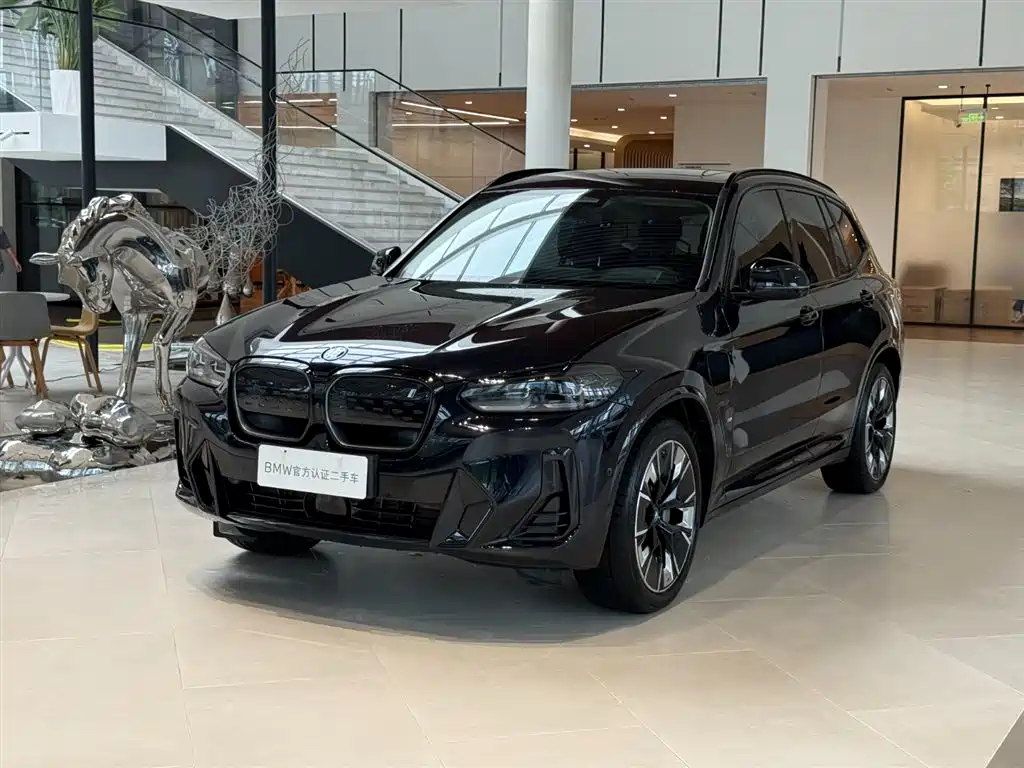 BMW iX3