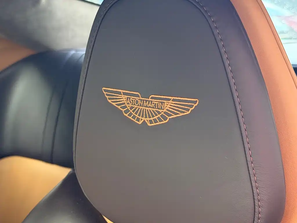 Aston Martin DB11 — миниатюра 12