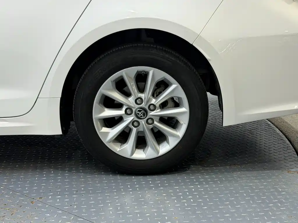 Toyota Corolla — миниатюра 11