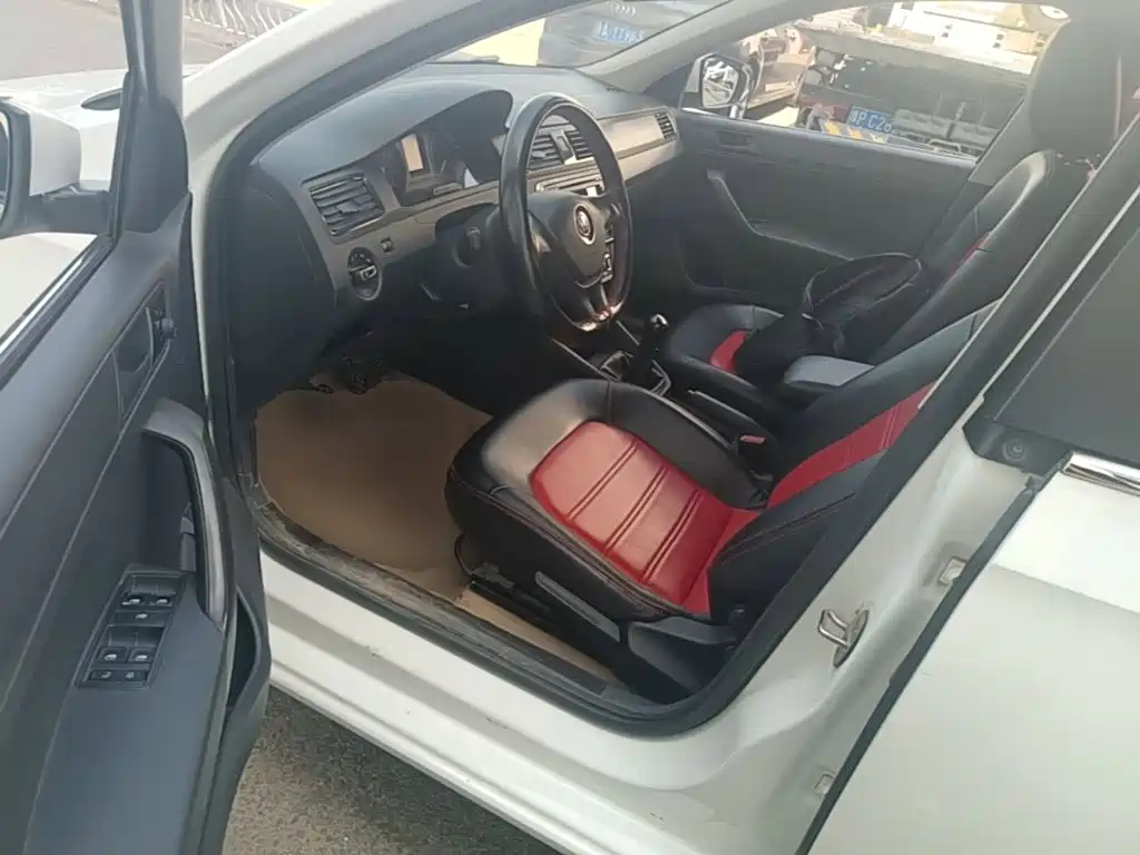 Volkswagen Santana — миниатюра 15