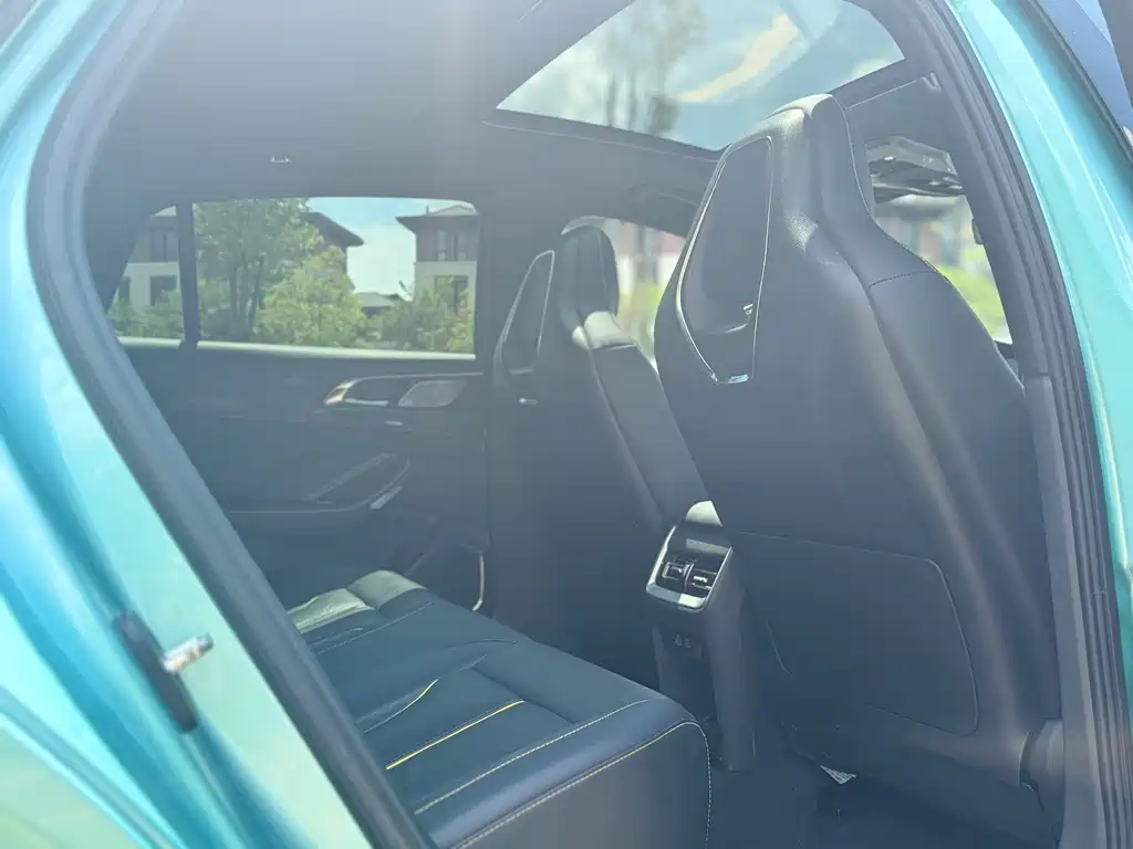 Hongqi H6 2023 2.0T