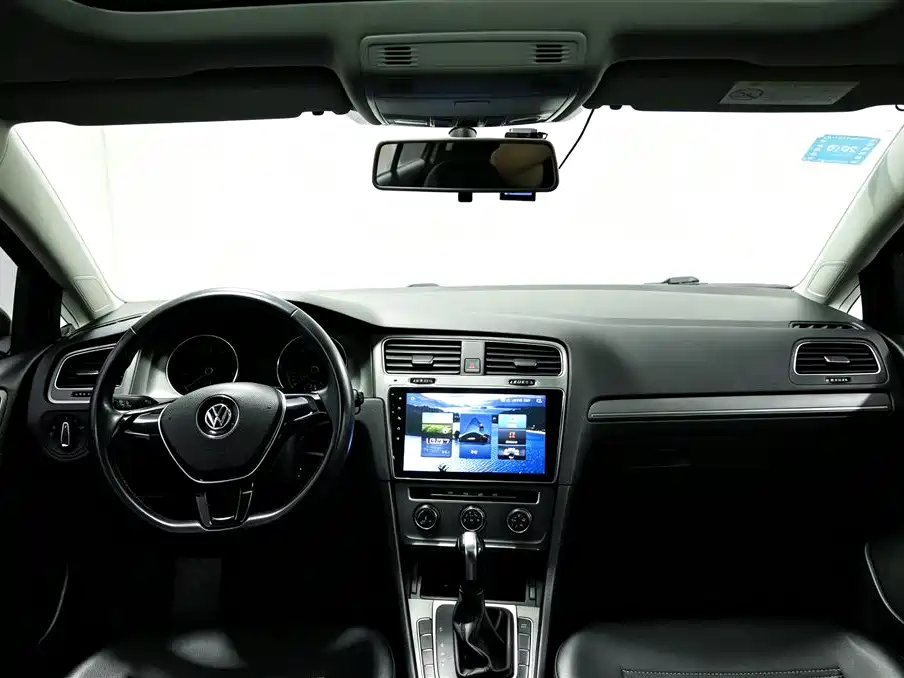 Volkswagen Golf — миниатюра 10