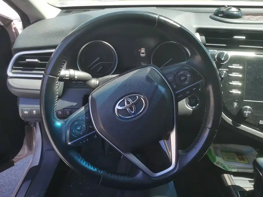 Toyota Camry — миниатюра 15