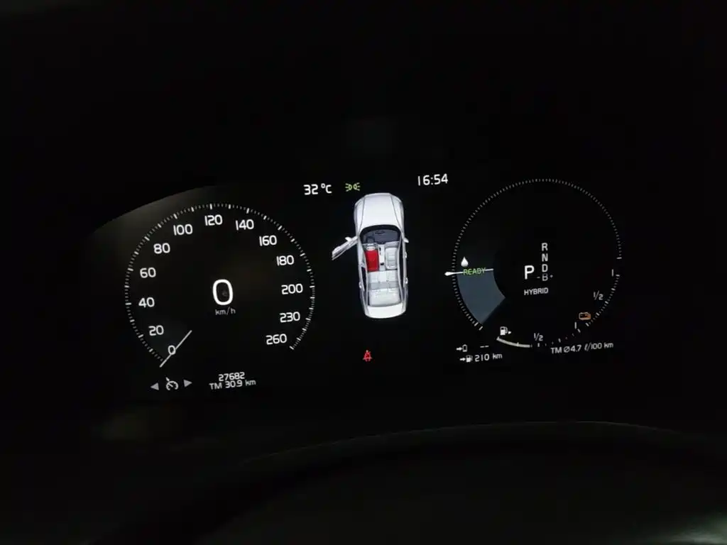 Volvo S60 PHEV — миниатюра 12