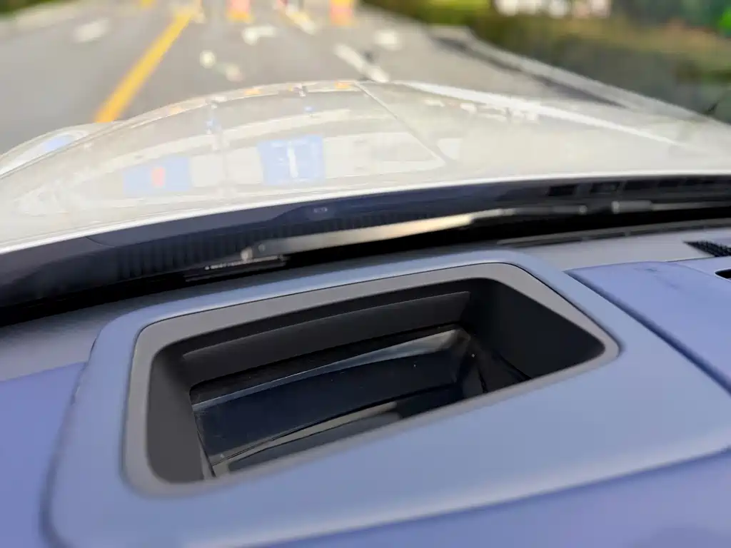 Rolls-Royce Cullinan — миниатюра 27