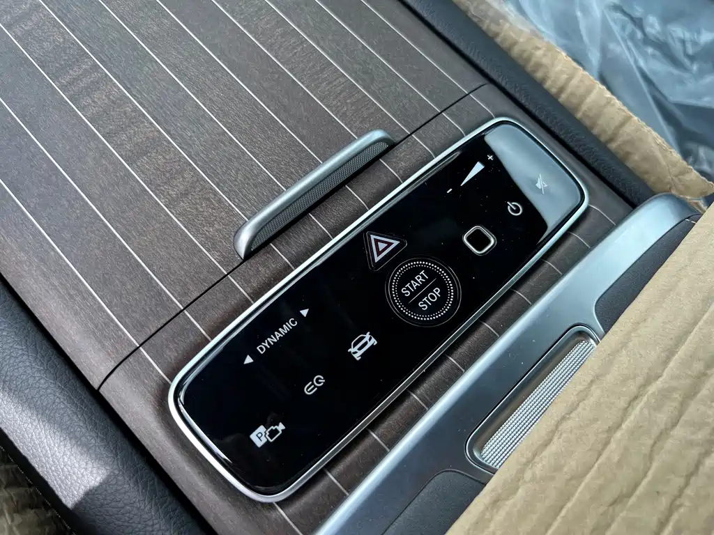 Mercedes-Benz EQS SUV — миниатюра 11