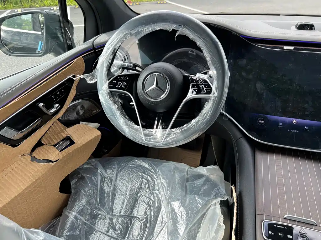 Mercedes-Benz EQS SUV — миниатюра 19