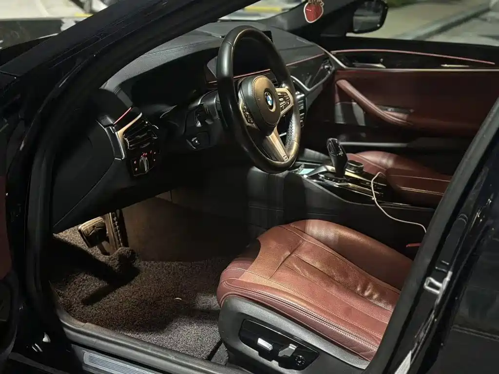 BMW 5 Series — миниатюра 3