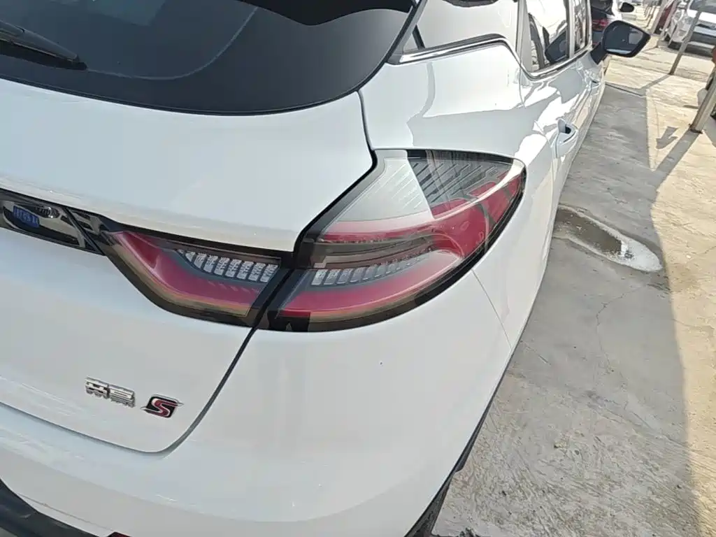 Geely Emgrand S — миниатюра 8