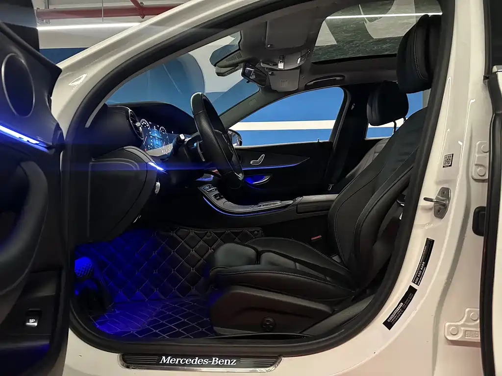 Mercedes-Benz E-Class — миниатюра 12