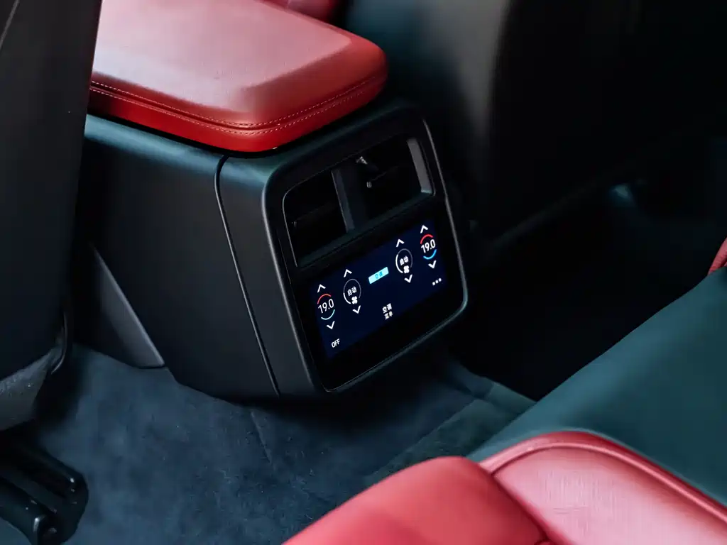 Porsche Taycan — миниатюра 18