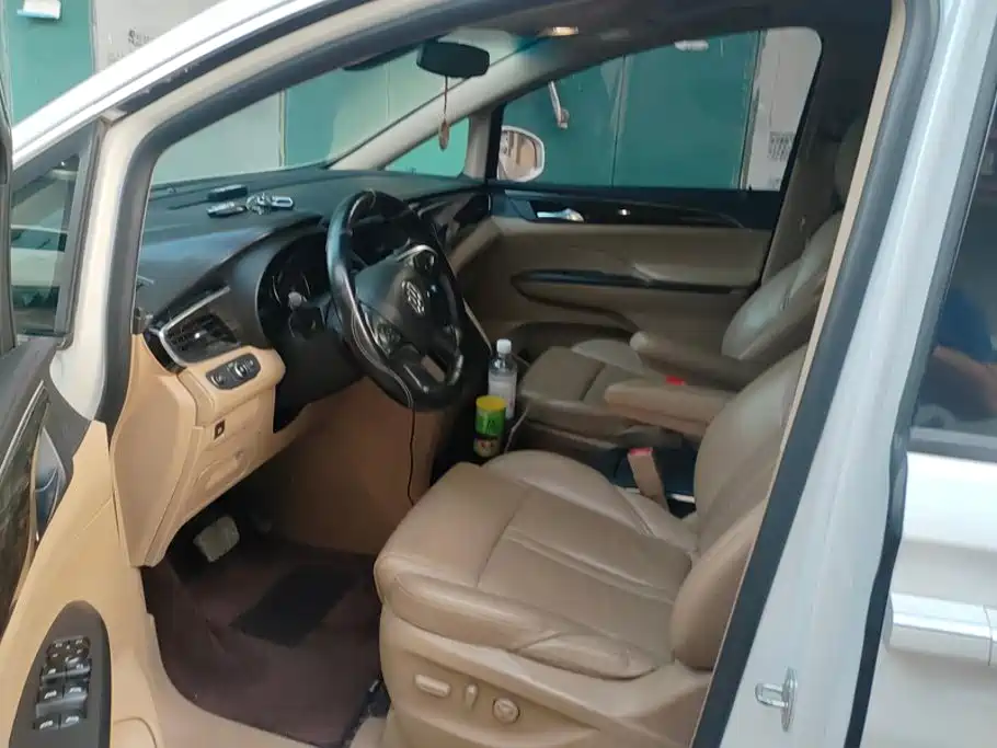 Buick GL8 — миниатюра 9