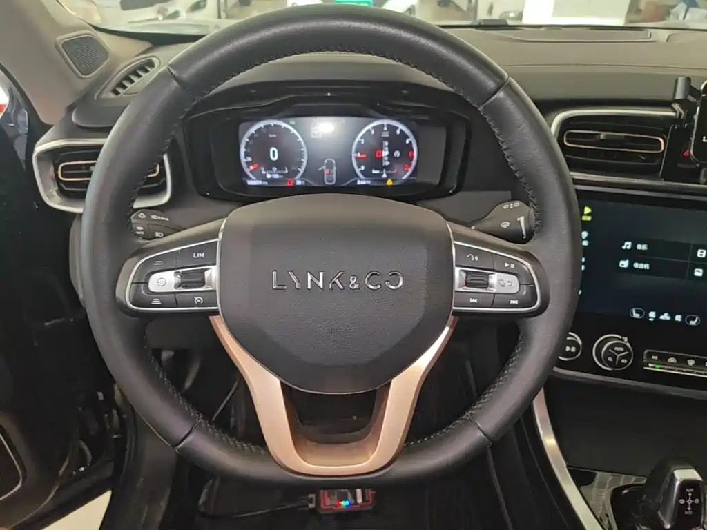 Lynk & Co 01 — миниатюра 11