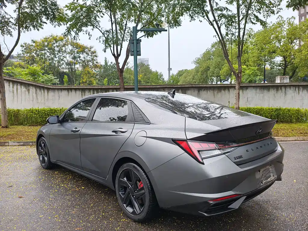 Hyundai Elantra — миниатюра 6