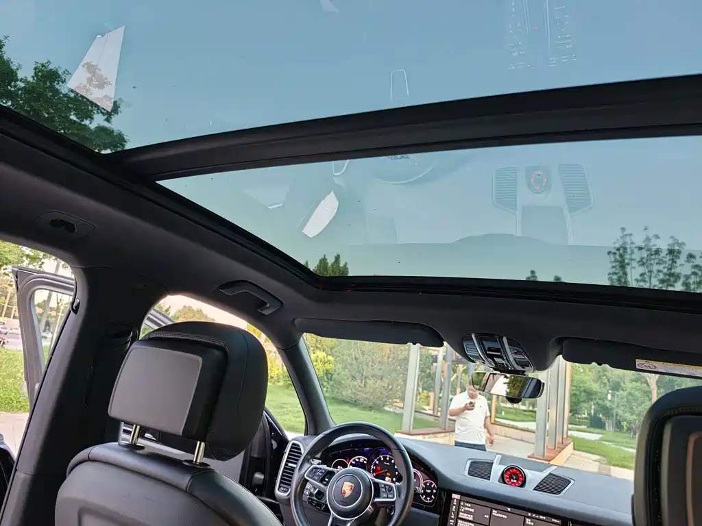 Porsche Cayenne — миниатюра 14