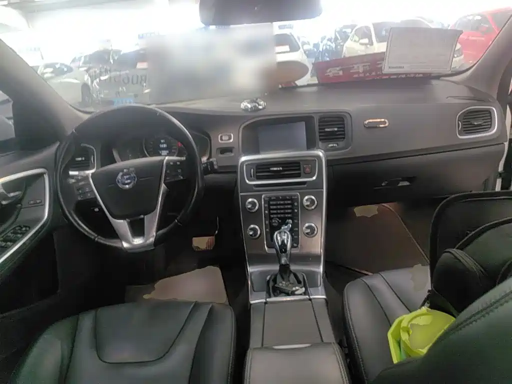 Volvo V60 — миниатюра 10