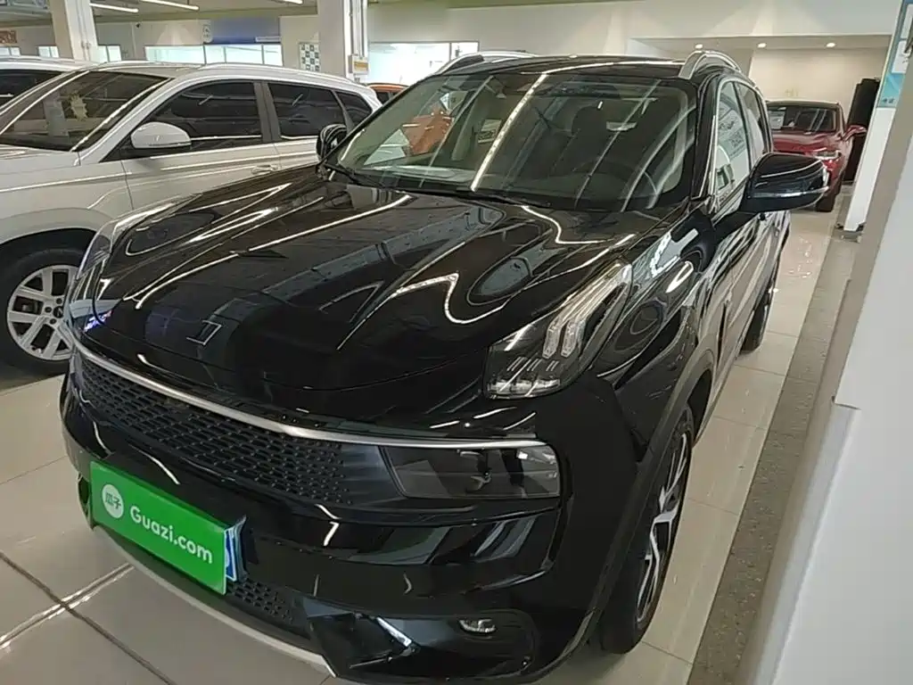 Lynk & Co 01 — миниатюра 2