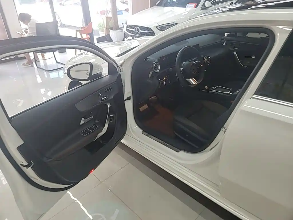 Mercedes-Benz A-Class — миниатюра 16