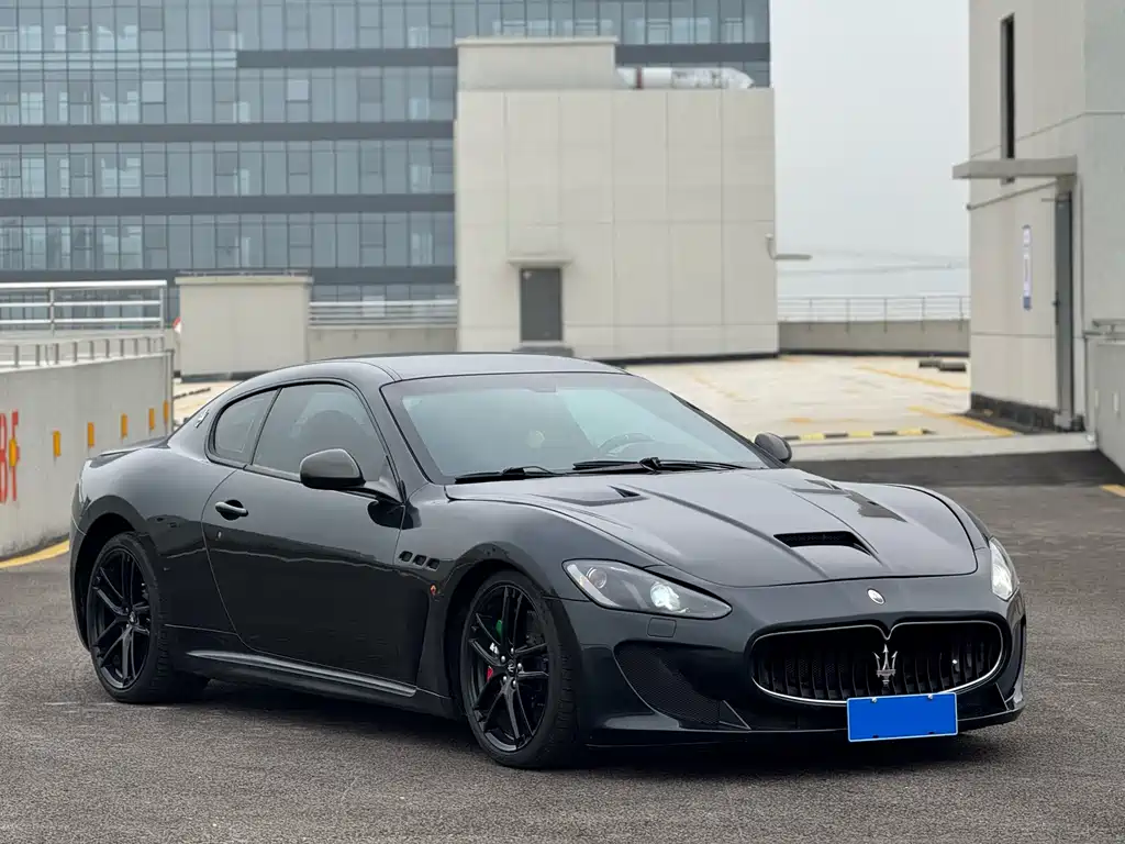 Maserati GranTurismo 2015 4.7L MC