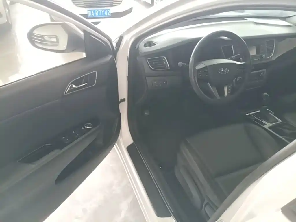 Hyundai Mistra — миниатюра 16