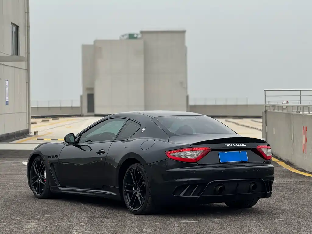Maserati GranTurismo 2015 4.7L MC