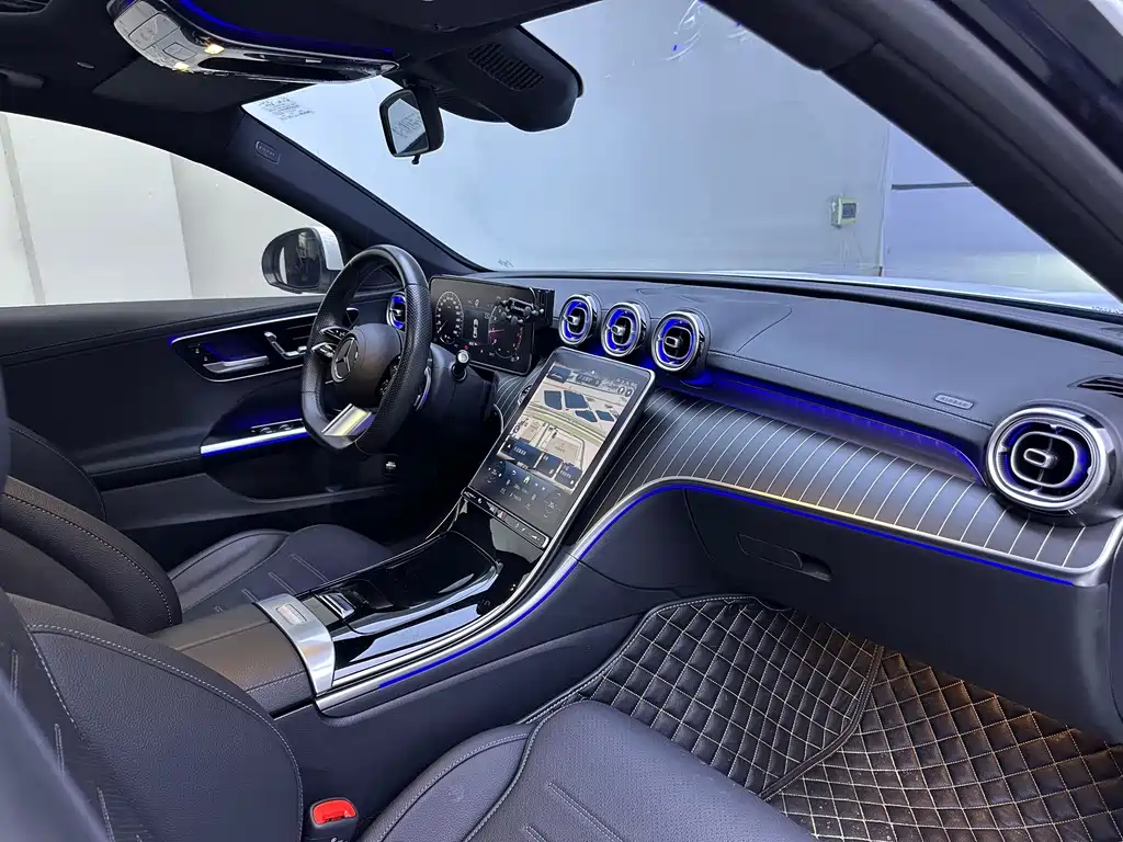 Mercedes-Benz C-Class — миниатюра 11