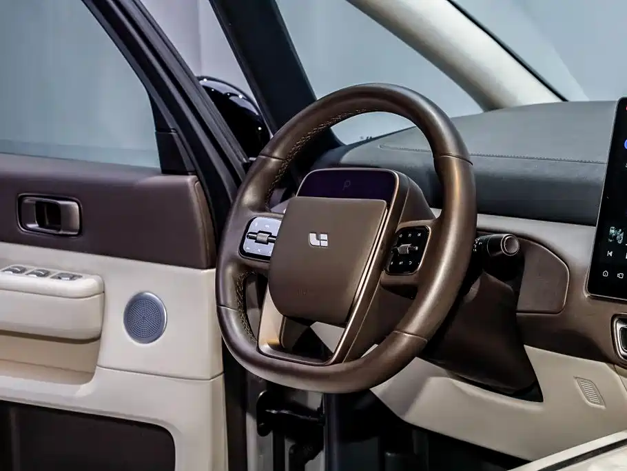 Li Auto Li MEGA — миниатюра 17