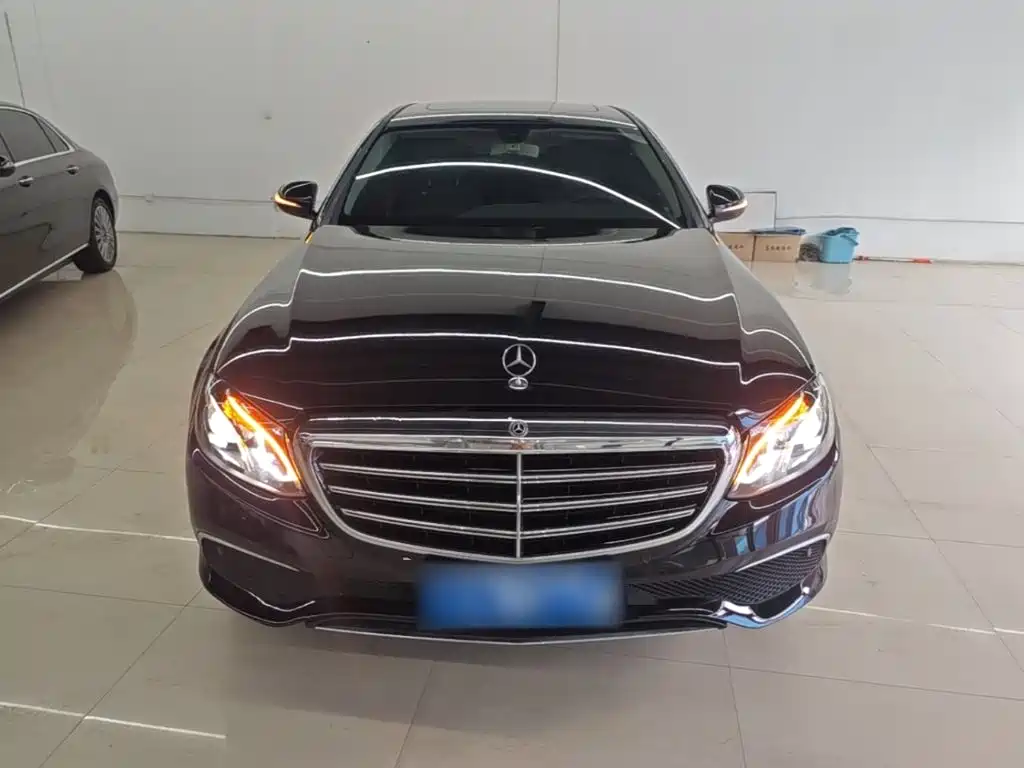 Mercedes-Benz E-Class — миниатюра 3