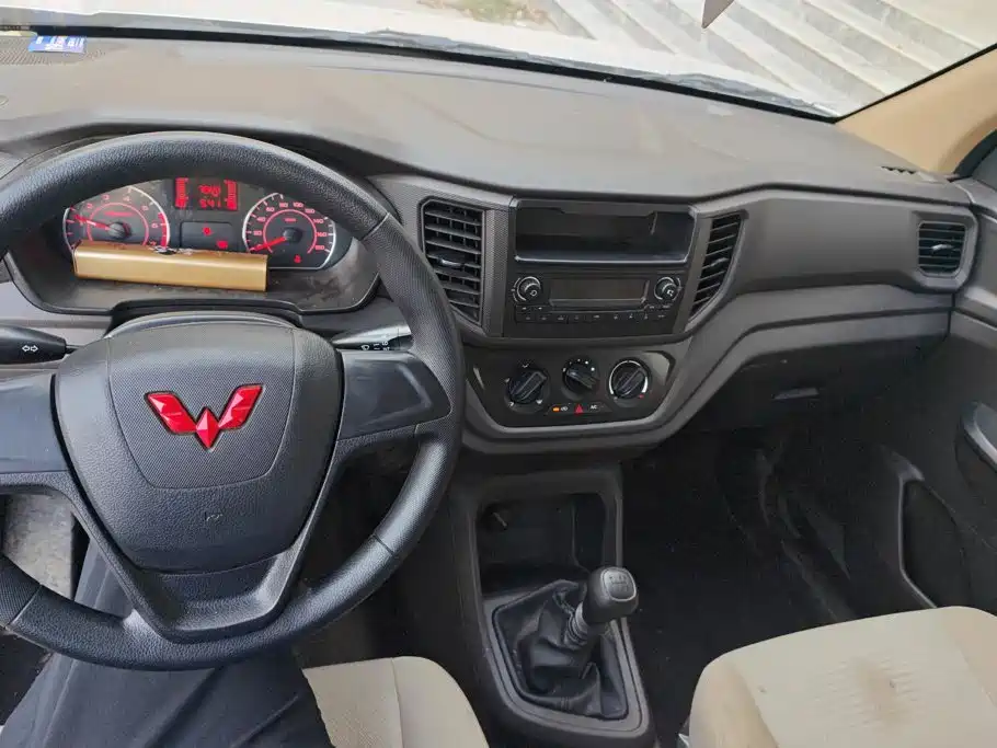 Wuling Hongguang V — миниатюра 12