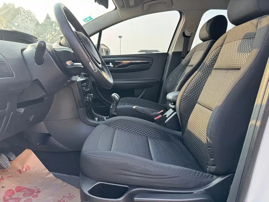 Citroen C-Quatre Sedan 1.6L Manual Class Fashion Type, фото 12