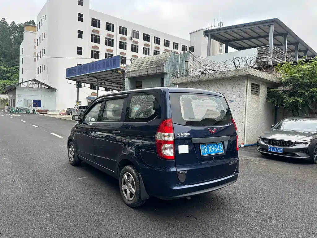 Wuling Hongguang — миниатюра 7