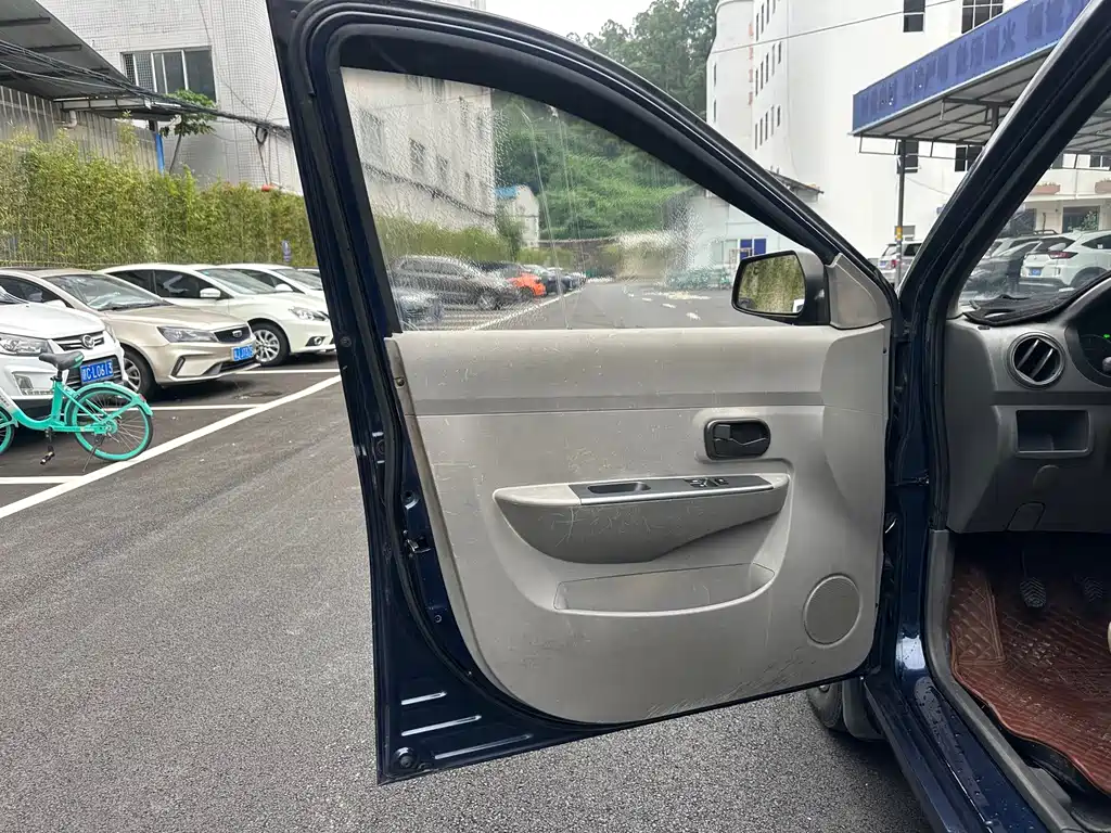 Wuling Hongguang — миниатюра 9