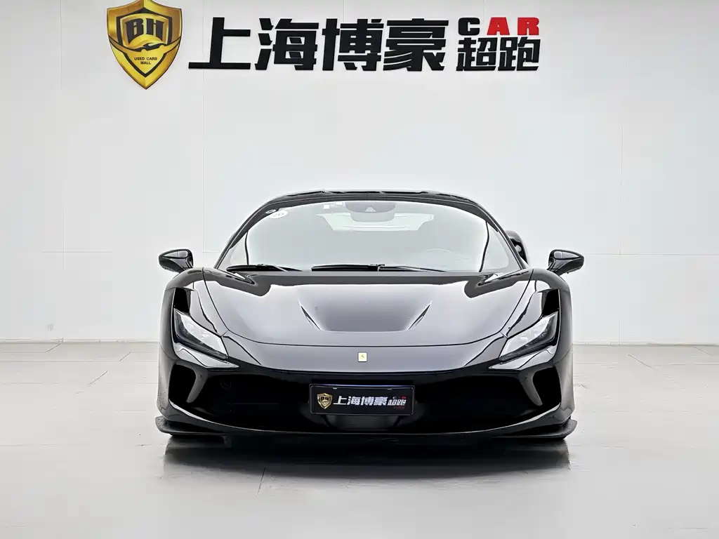 FERRARI F8