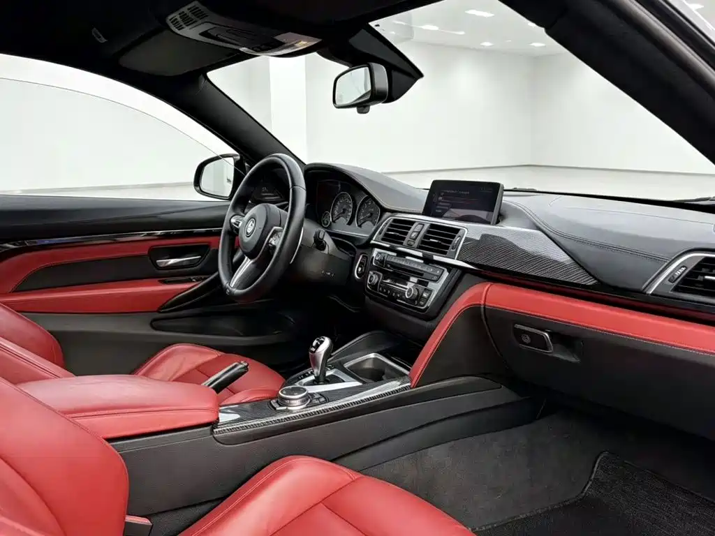 BMW M4 — миниатюра 5