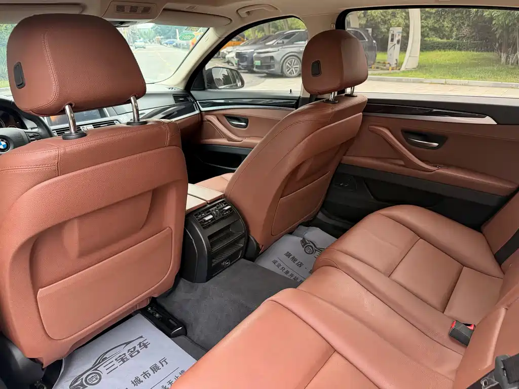 BMW 5 Series — миниатюра 16