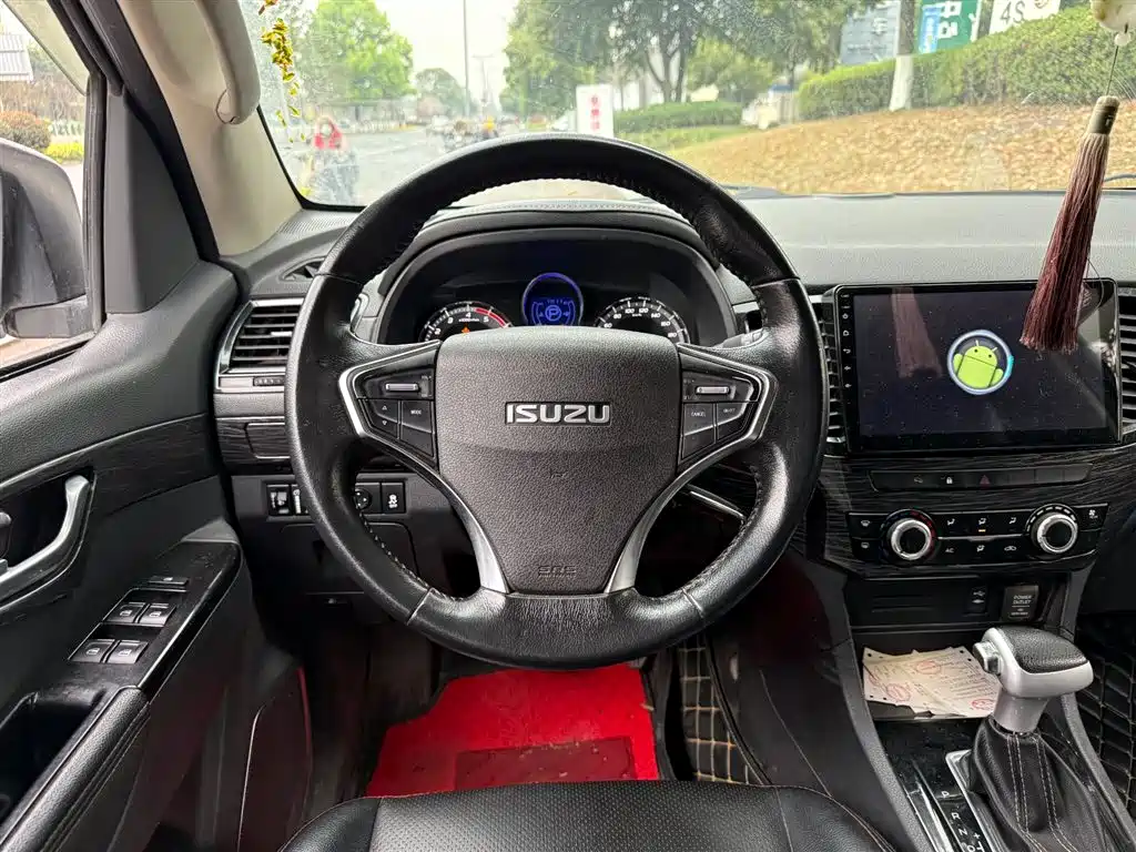 ISUZU MU X SHEPHERD RANGER