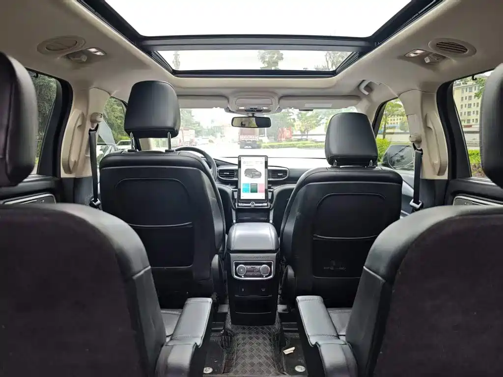 Ford Explorer — миниатюра 10