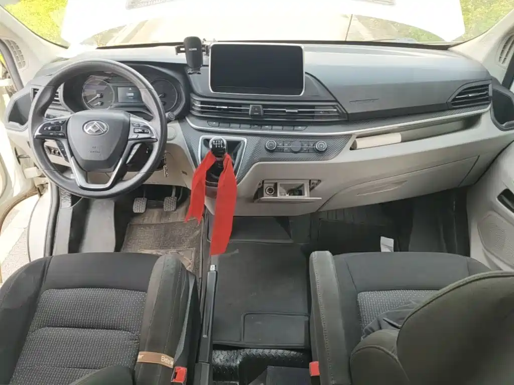 Maxus V90 — миниатюра 16