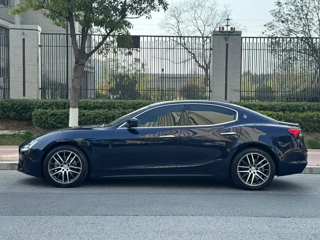 MASERATI GHIBLI