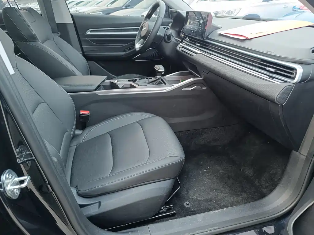 Geely Emgrand — миниатюра 14