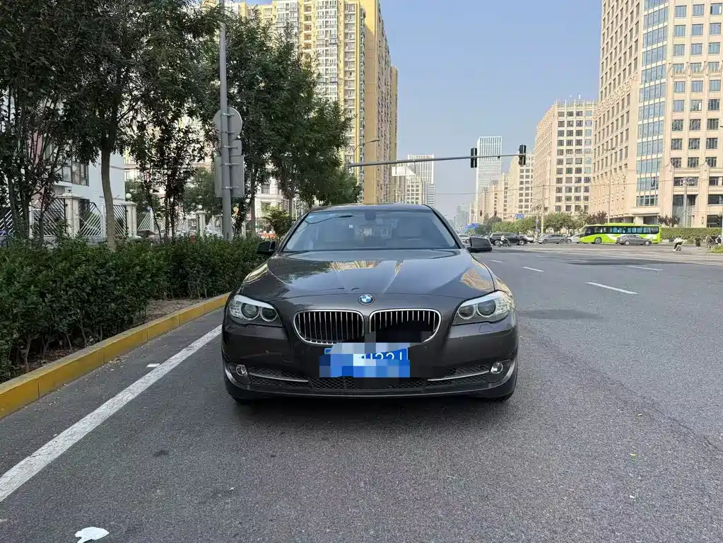 BMW 5 Series — миниатюра 2