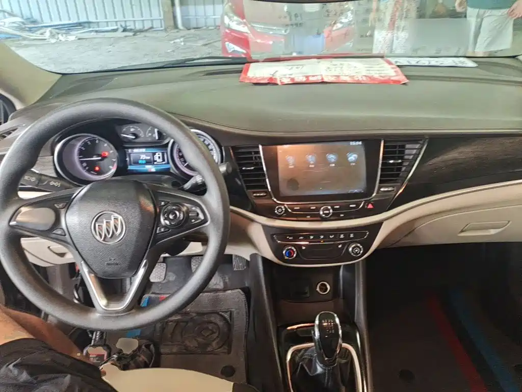 Buick Verano — миниатюра 10