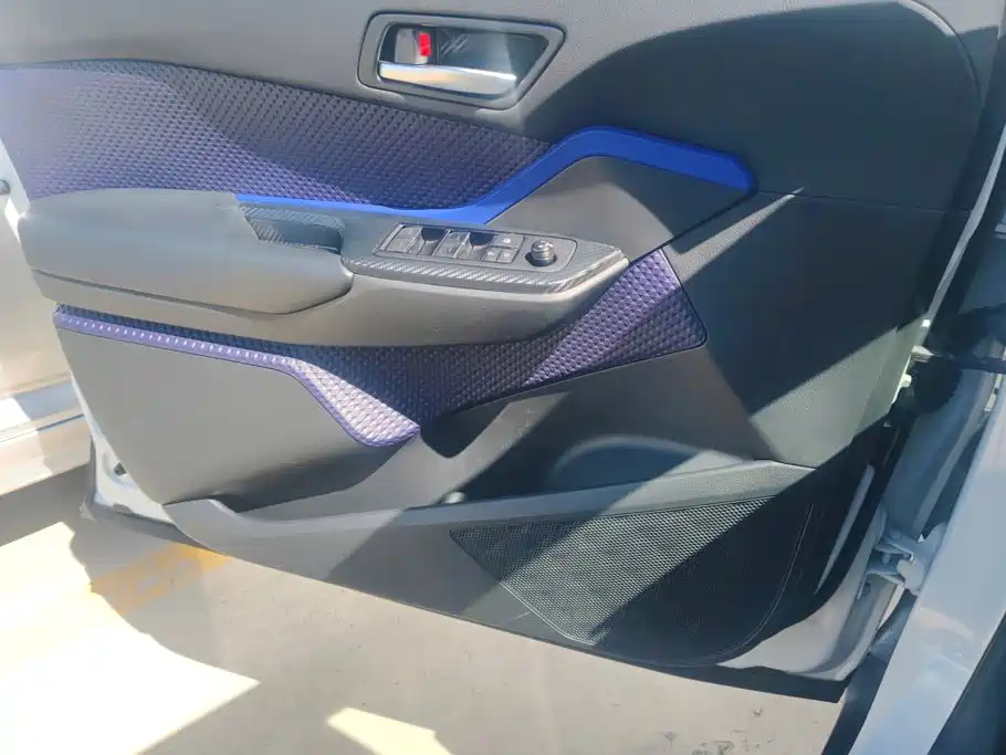 Toyota C-HR — миниатюра 7