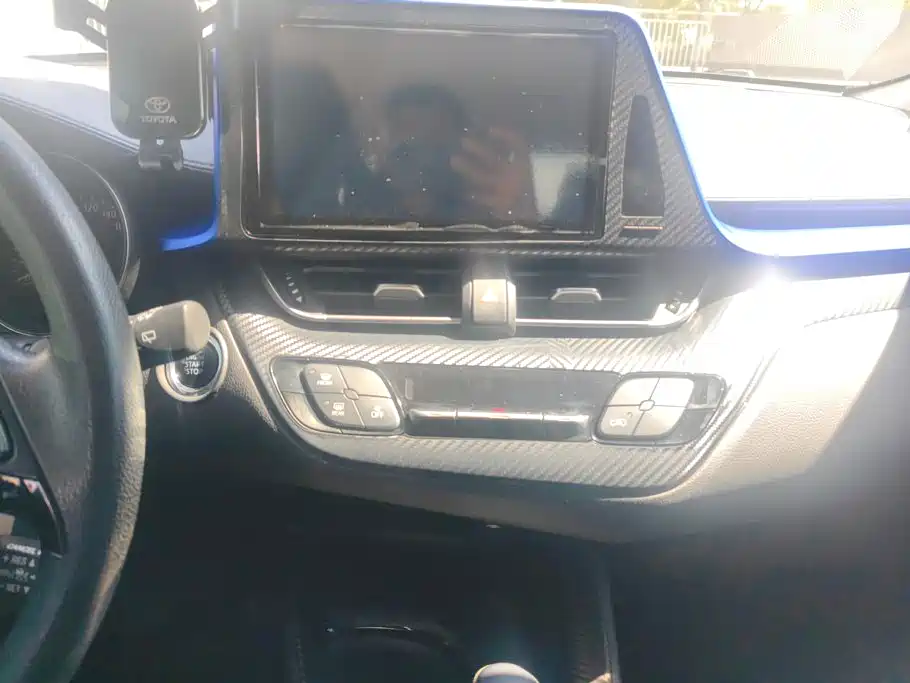 Toyota C-HR — миниатюра 13