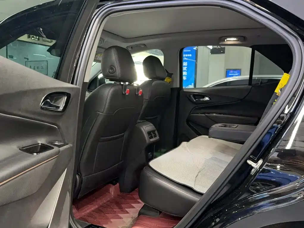 Chevrolet Equinox — миниатюра 13
