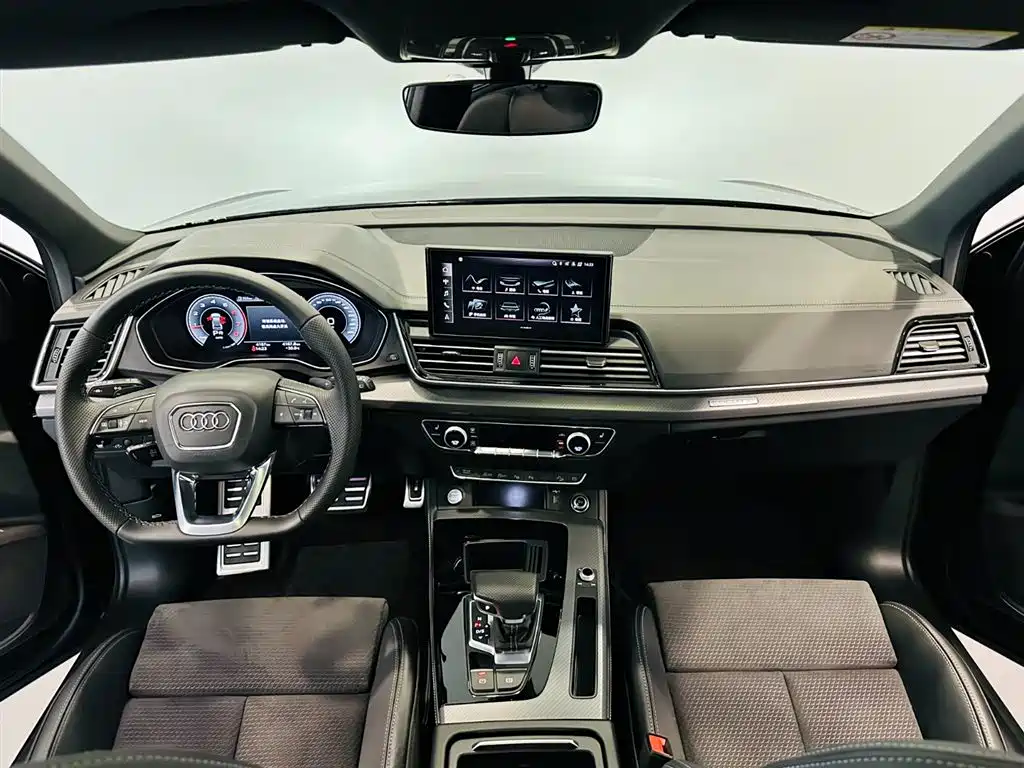 Audi Q5L Sportback 2025 quattro 45 40 TFSI Luxury