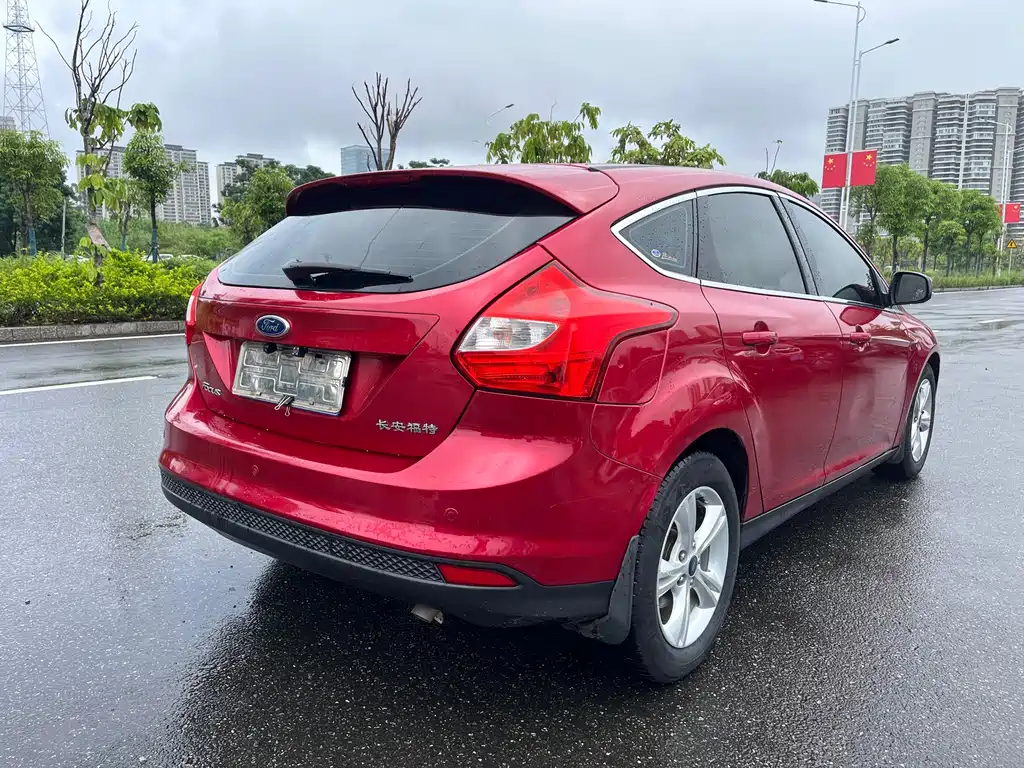 Ford Focus 2012 1.6L AT